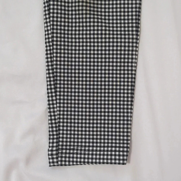 Urban Outfitters Susie High Rise Plaid Pants, Color Black/White Size 6 - Picture 9 of 15
